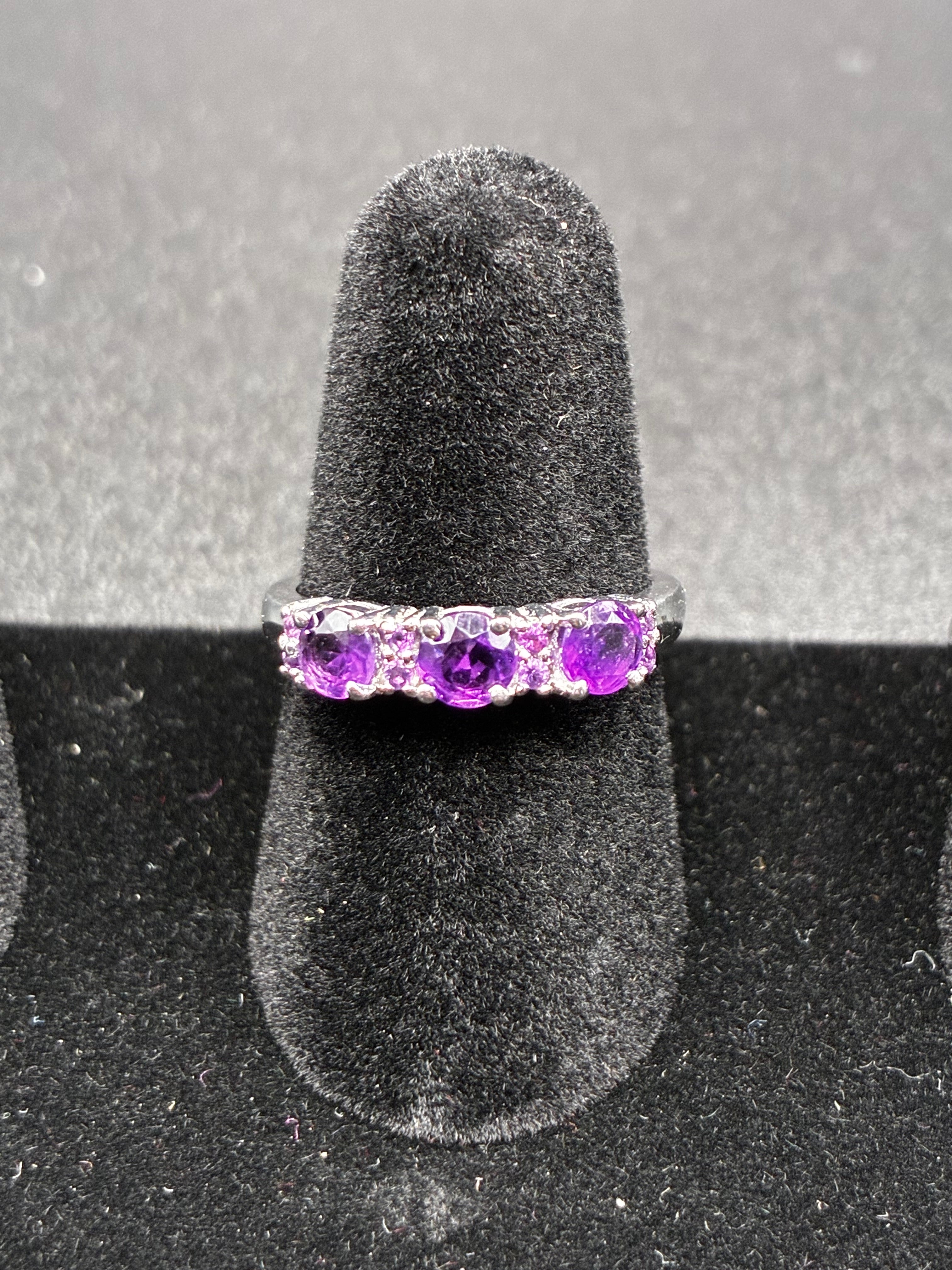 Round Stone Ring